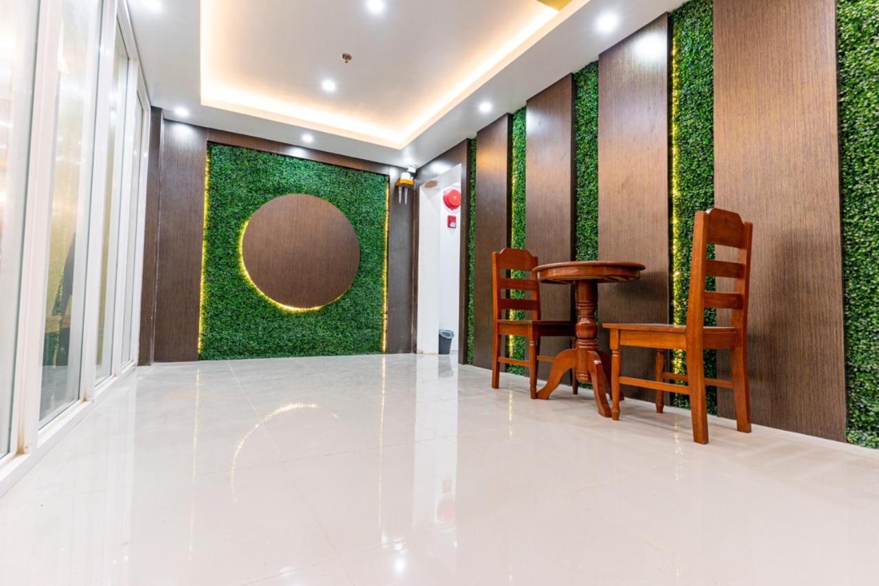 Grand Mercy Hotel 칼바요그 외부 사진